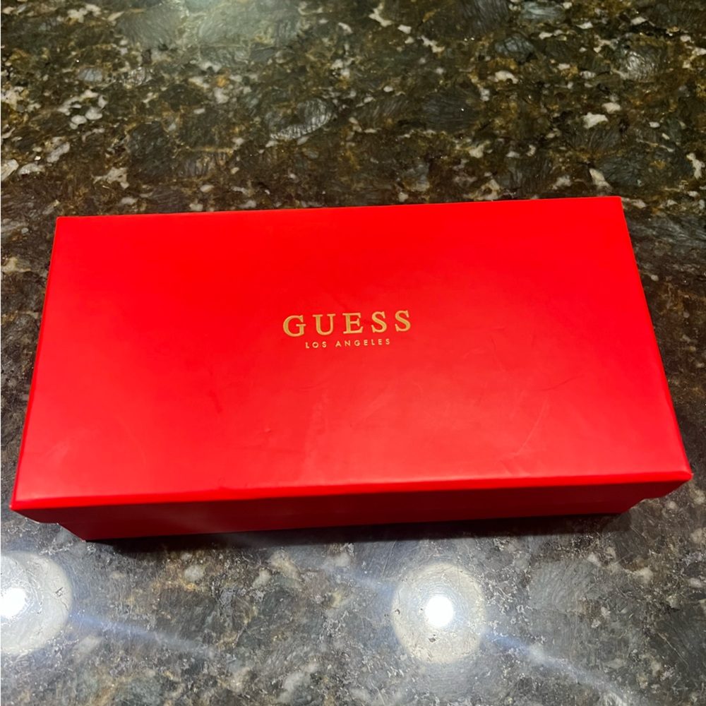 NWT Guess wallet